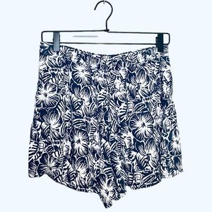 Hollister Women's Large Blue Floral Print Pull On Elastic Waist Vintage Shorts